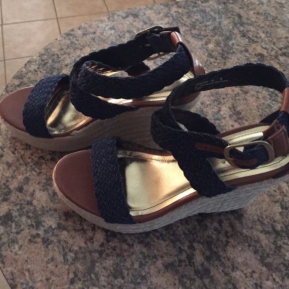 Sandals - Picture 4 of 4