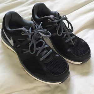 Nike tennis shoes! Lightly worn