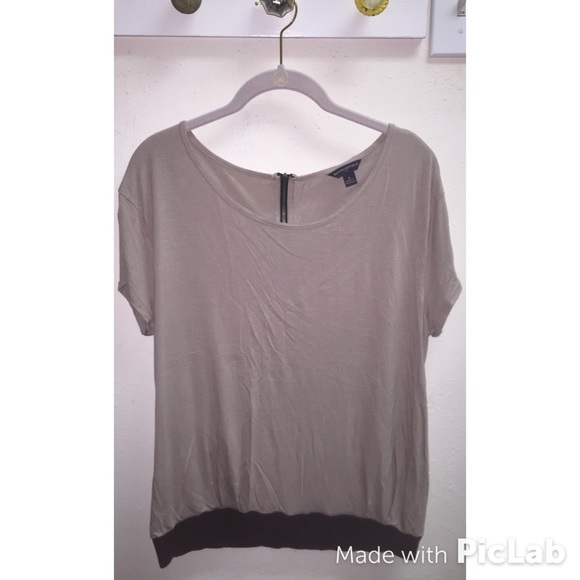 Sold Beige Banana Republic Top - Picture 3 of 3