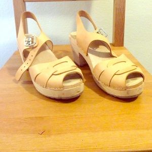 Swedish hasbeen-inspired adorable clogs!