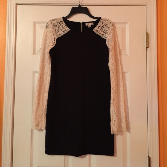 Olsenboye Laced Sleeve Fitted Dress