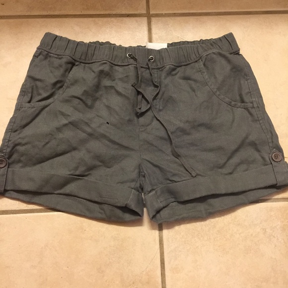 Garnet hill shorts sz 10 grey