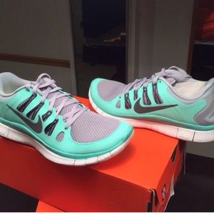 ✨bundle✨Nike shoes and shorts