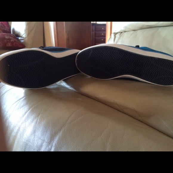 Nike shoes - Picture 3 of 4