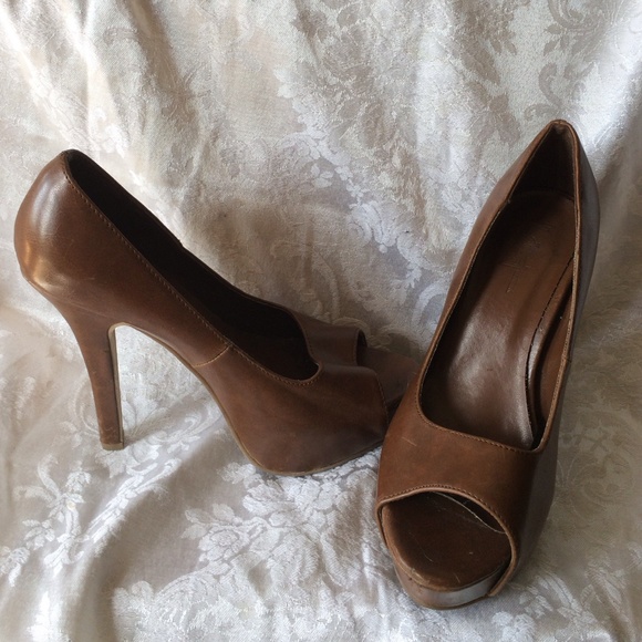 👠Brown Forever 21 heels 👠