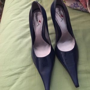 •New •Navy blue •Pointed tip heels