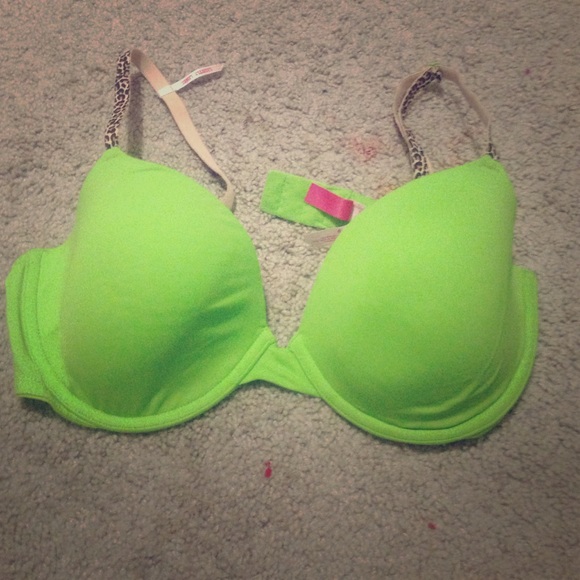 Pink Victoria's Secret bra - Picture 1 of 2