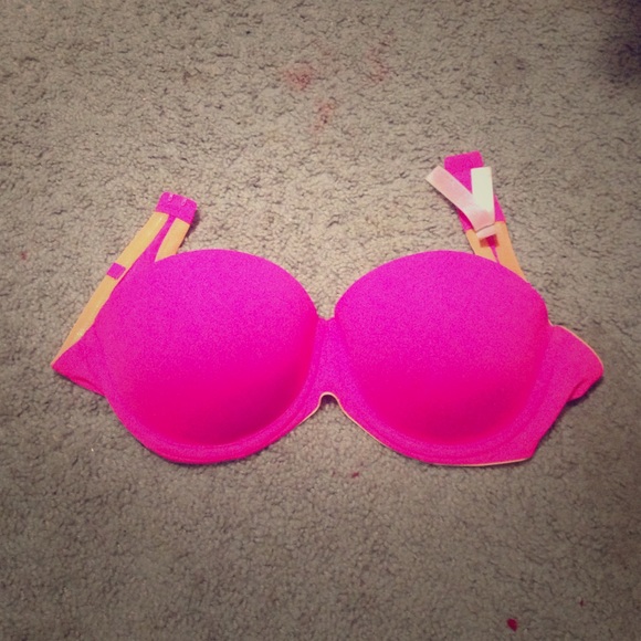 Pink Victoria's Secret strapless bra - Picture 1 of 2