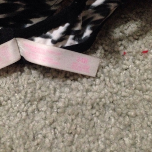 Push up pink Victoria's Secret bra - Picture 2 of 2