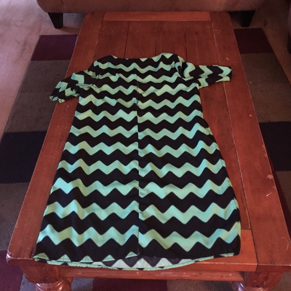 Peaches & Cream Green And Black Chevron Dress - Picture 2 of 2
