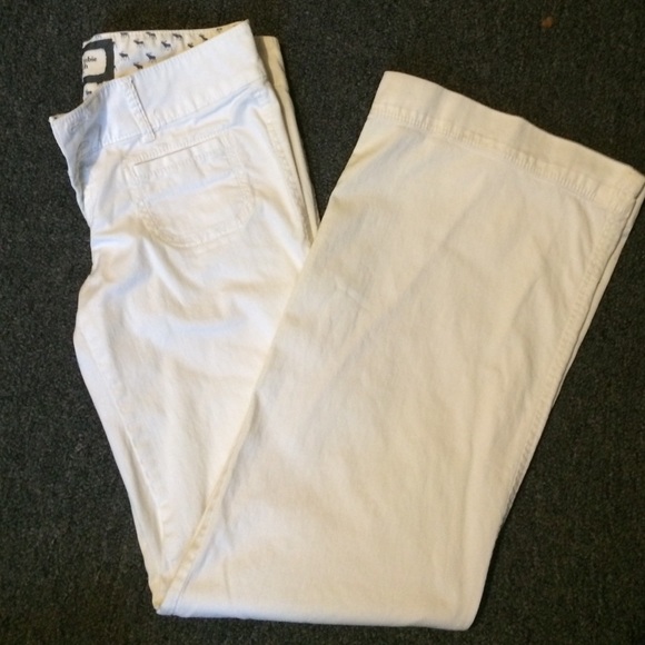 white stretch Abercrombie pants