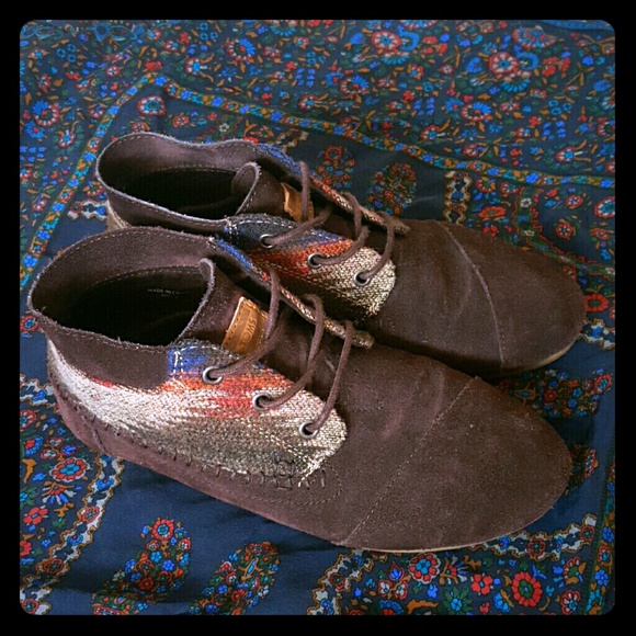 Toms