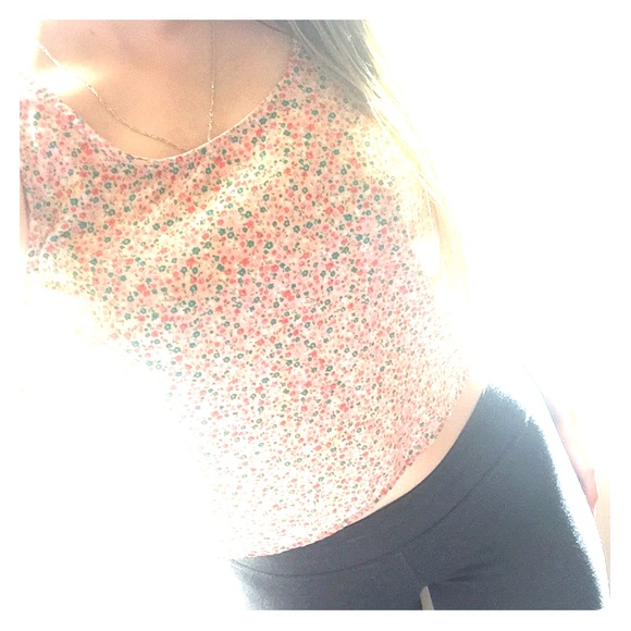 Floral cropped top