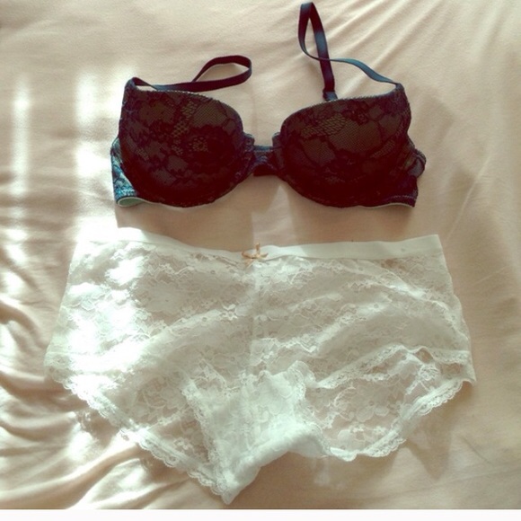 White lace boy short. NWT