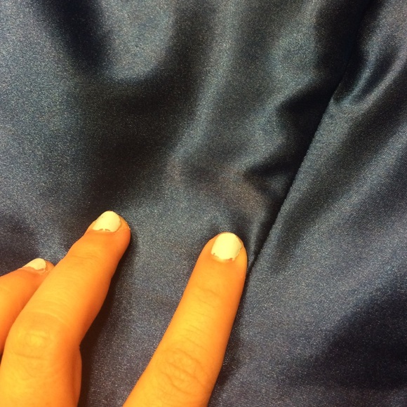 Formal dress - Picture 2 of 3