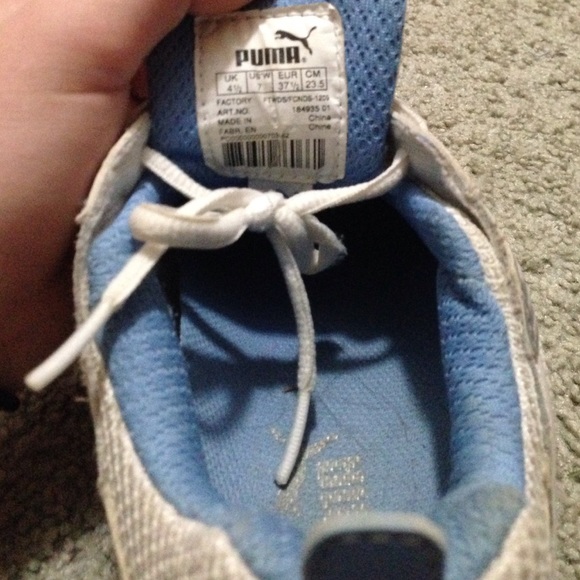 Puma tennis shoes - Picture 2 of 2