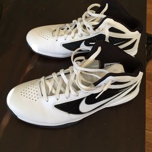Nike Flywire black & white sport shoes