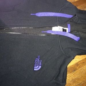 Brand new north face zip up!! Never been worn!