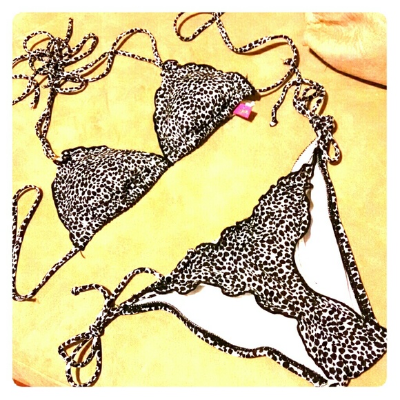 Sofia by VIX Black & White Bikini