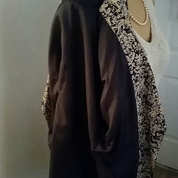 Blazer - Picture 4 of 4