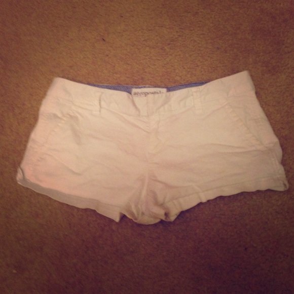 White Aeropostale shorts