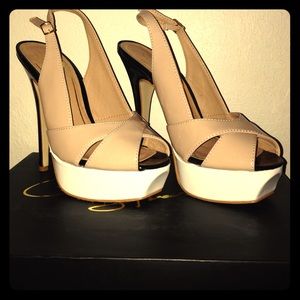 Never been worn, just tried on at home!