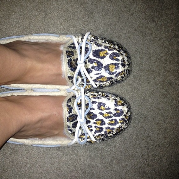 Shoes - Leopard Moccasins