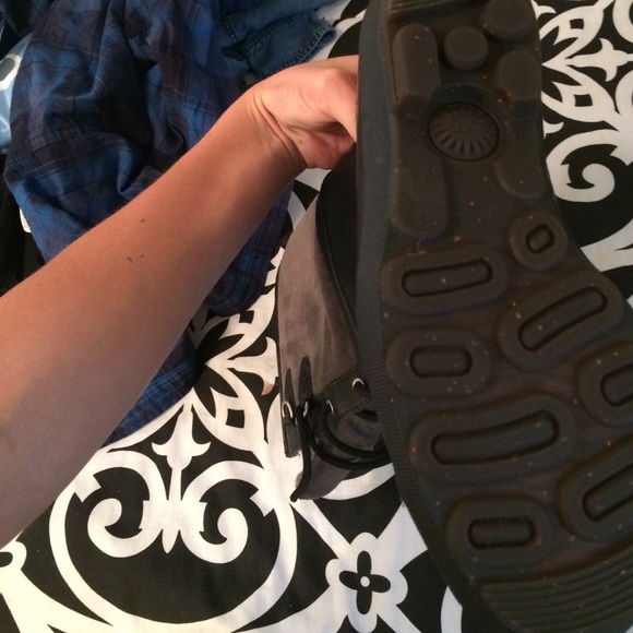 Ugg boots - Picture 3 of 4