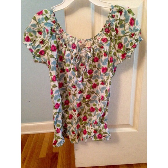 Hollister floral blouse
