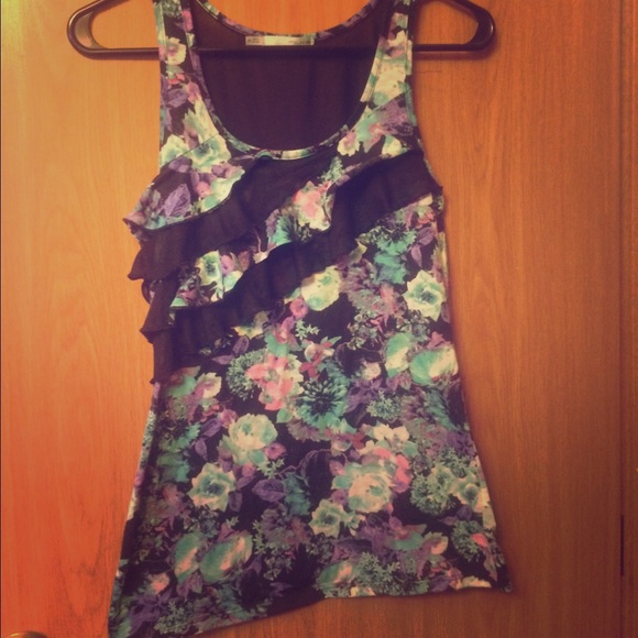 Maurice's tank top - Picture 1 of 2