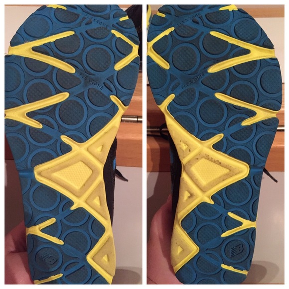 ❌❌SOLD❌❌New Balance Black Gym Shoes - Picture 4 of 4