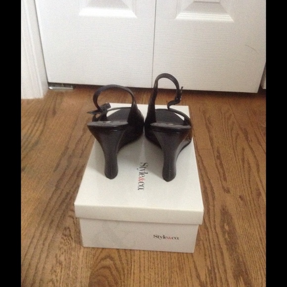 Style & Co Black Leather Slingback Wedge Heels - Picture 3 of 4
