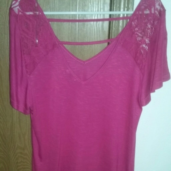 ❌❌SOLD IN BUNDLE❌❌NWOT Top