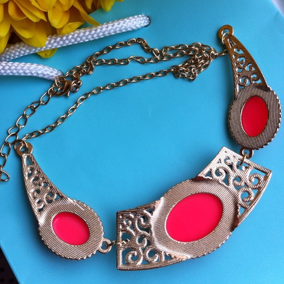 SOLD in a bundle. Pink Gold Brocade Necklace - Picture 2 of 3