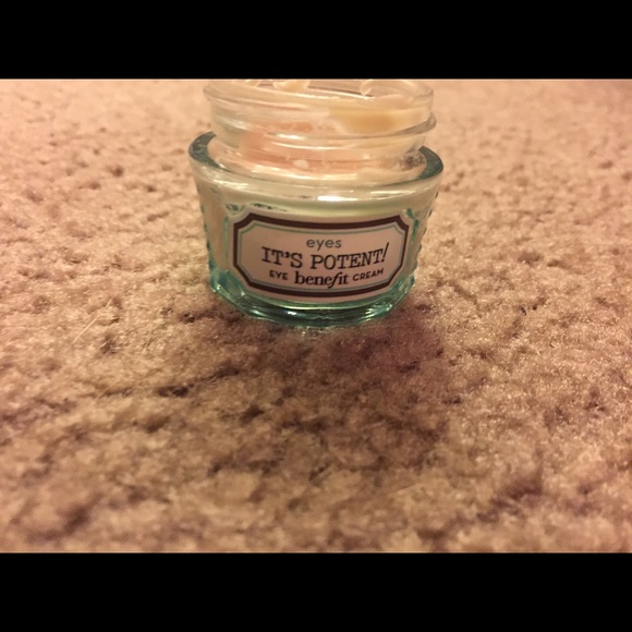 Benefit it's potent eye cream