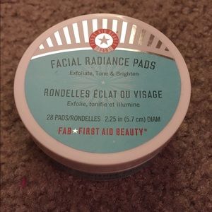 First aid beauty facial radiance pads