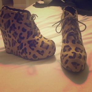 Cheetah wedges