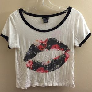 Floral lips crop top