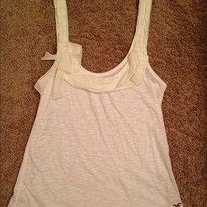 Never worn, Cute Hollister top