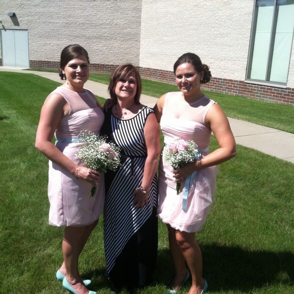 Vera Wang Bridesmaid dress - worn 1 time. - Picture 4 of 4