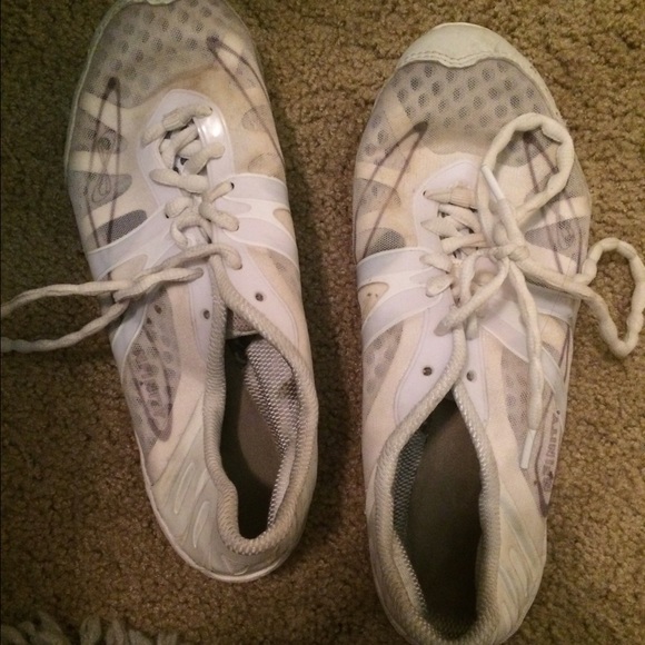 Infinity cheer shoes