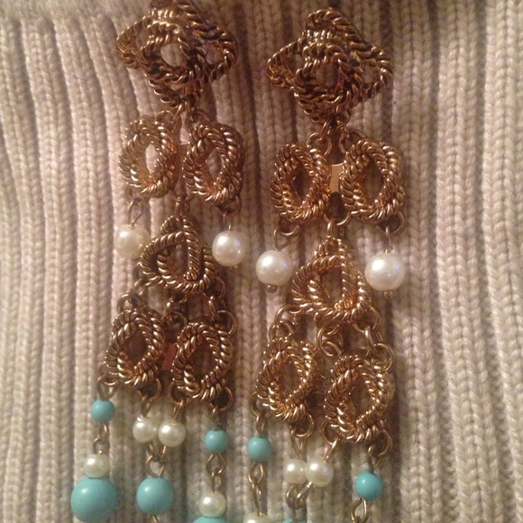 2 for the price of 1 earrings - Picture 3 of 3