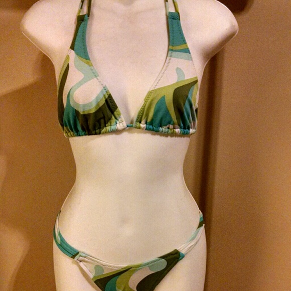 Halter Bikini - Picture 3 of 3