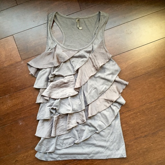 🌟 Flirty, ruffle Tank 🌟