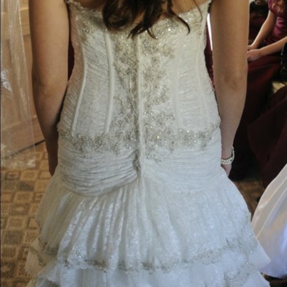 Michelle Roth wedding gown! Sweet heart crystals - Picture 3 of 4