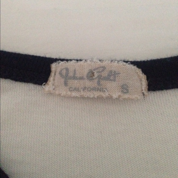 SOLD Brandy Melville baseball Tee - Picture 3 of 4