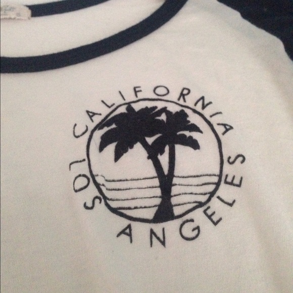 SOLD Brandy Melville baseball Tee - Picture 4 of 4