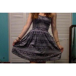 Tribal strapless dress🗿