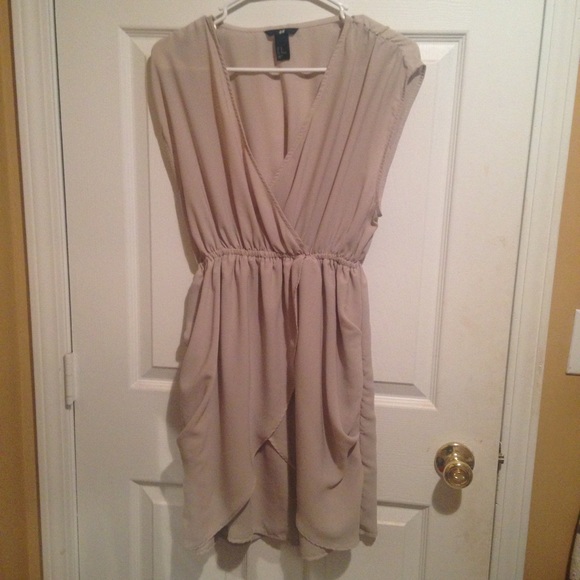 Beautiful taupe/grey Drape Dress