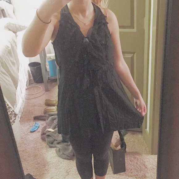Vince Button up ruffle tank/tunic - Picture 4 of 4